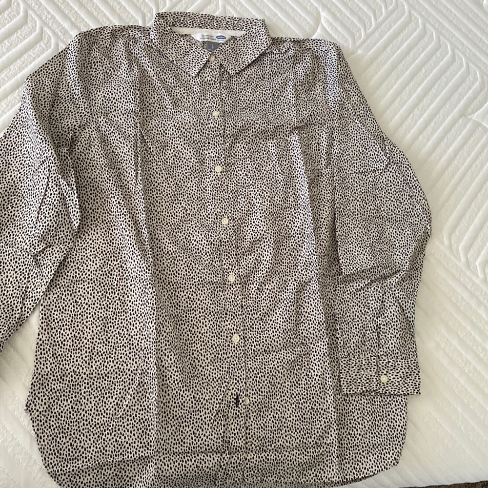 Printed tunic shirt.